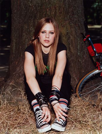 Avril Lavigne - Photoshoot #010: Danielle Levitt (2002) - Anichu90 Photo (18512525) - Fanpop
