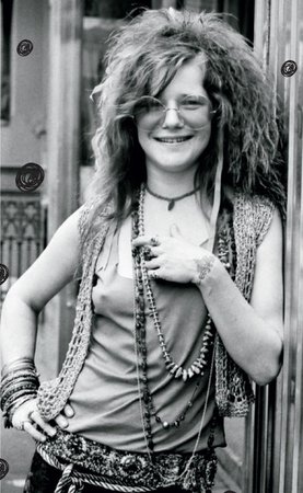 Woodstock Fashion: Photos Of Hippie Chicks & What They Wore