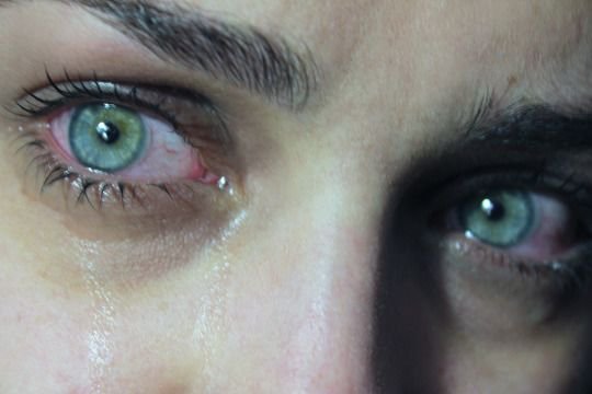 aesthetic girl crying eyes