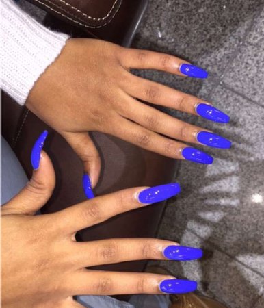 bright blue nails