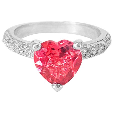 Contemporary Heart Shaped 3.50 Carat Tourmaline Diamond Cocktail Ring For Sale at 1stDibs