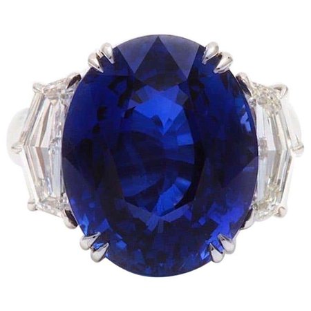 Gübelin Certified Royal Blue Burma No Heat Sapphire Diamond Ring For Sale at 1stDibs