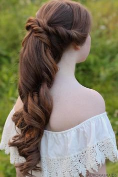 Brunette Ponytale hairstyle Princess