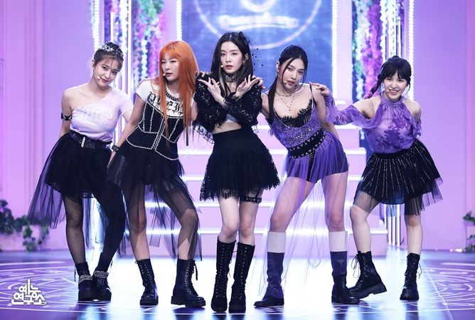 210821 Red Velvet - 'Queendom' at Music Core | kpopping