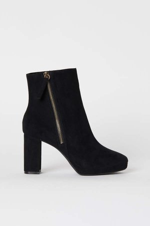 Block-heeled Ankle Boots - Black