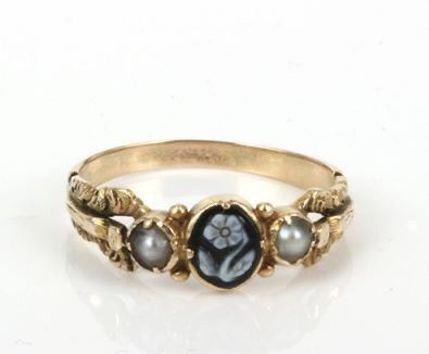 gold & charcoal stone antique ring