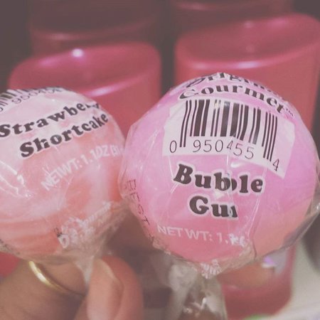 Bubblegum & Starwberry Shortcake Lollipops