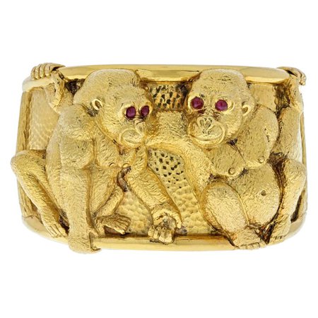 David Webb 18K Yellow Gold Double Monkey Gorilla Cuff Bangle Bracelet For Sale at 1stDibs