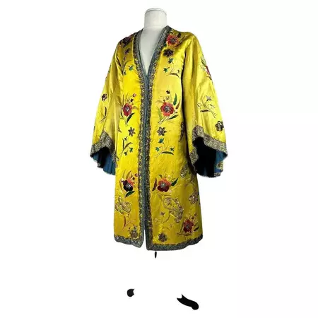 Circa 1860-1900 A Fancy kaftan in Yellow Embroidered Satin - France Circa 1860-1900 For Sale at 1stDibs