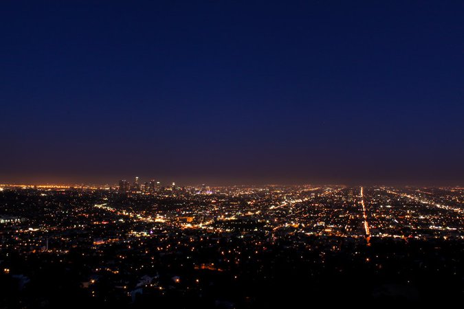 Los Angeles by night photo by Benni Talent (@bennitalent) on Unsplash