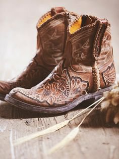 Pinterest (boho cowboy boots free people) (85)