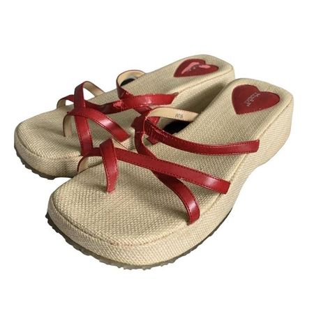 Mudd Clothing Women's Red and Cream Sandals | Depop