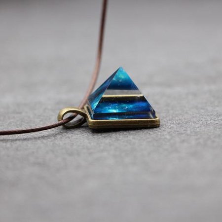 Lyss - Glowing Pyramid Crystal Necklaces – Sugar & Cotton