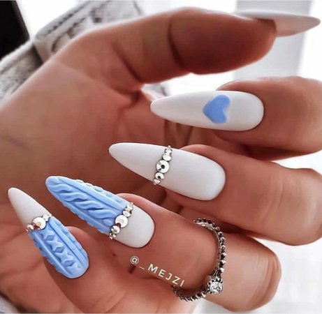 Blue&White Nails