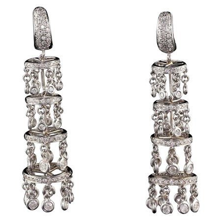 Vintage Estate 18 Karat White Gold Diamond Chandelier Drop Earrings For Sale at 1stDibs
