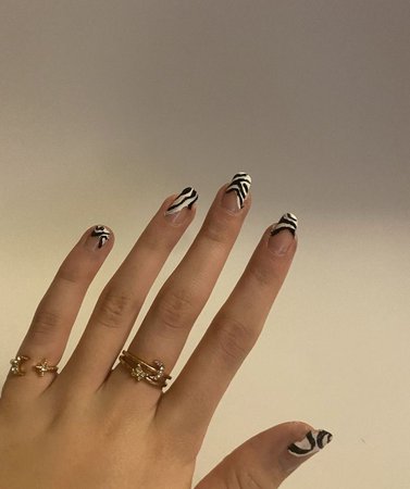 black zebra nails