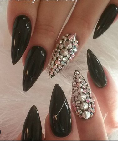 Black “Spike” Detailed Nails