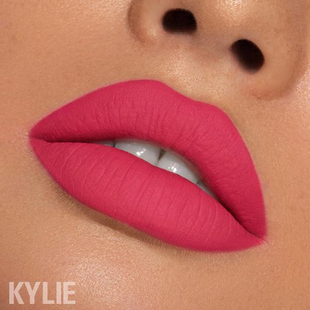 Kylie Cosmetics sur Instagram : On Wednesdays 💗 The prettiest pink matte Lip Kit launching tomorrow 3pm pst! $29 #Summer18 #LimitedEdition