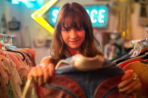 The holy-jacket-moment in 'Girlboss'