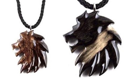 Lion engraved necklace