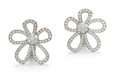 PAIR OF DIAMOND EAR CLIPS, VAN CLEEF & ARPELS | 鑽石耳環一對, 梵克雅寶（Van Cleef & Arpels） | Jewels Online | Jewellery | Sotheby's