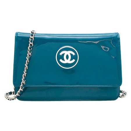 Chanel Patent Embossed CC Wallet On Chain For Sale at 1stdibs
