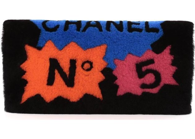 Chanel-Clutch-No-5-Comic-Plush-multicolor.jpg (1400×1000)