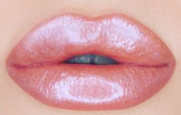 Glossy Shiny Lip Makeup