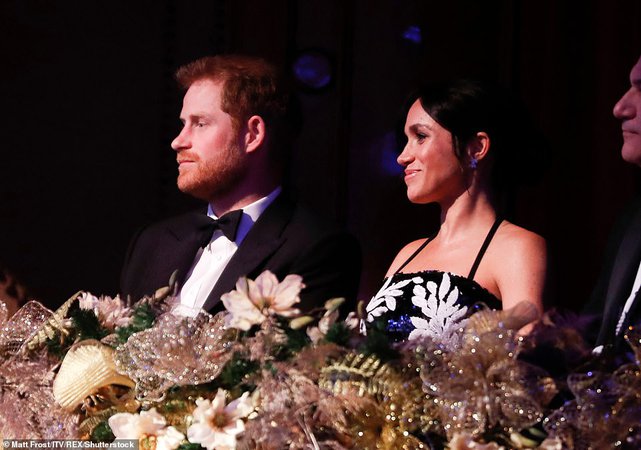 Pregnant Meghan Markle and Prince Harry leave Royal Variety Performance | Daily Mail Online
