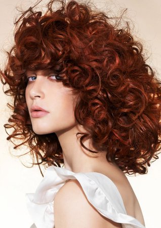 Google képkeresési találat: https://i1.wp.com/painterlegend.com/wp-content/uploads/images/best-25-curly-red-hair-ideas-on-pinterest-curly-ginger-best-hair-color-for-curly-hair.jpg?w=960&ssl=1