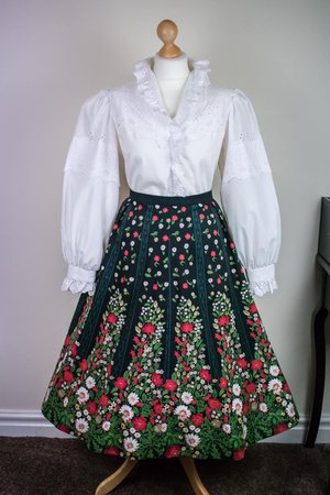 70s Folkloric Dirndl Skirt Floral Border Print Black Red | Etsy