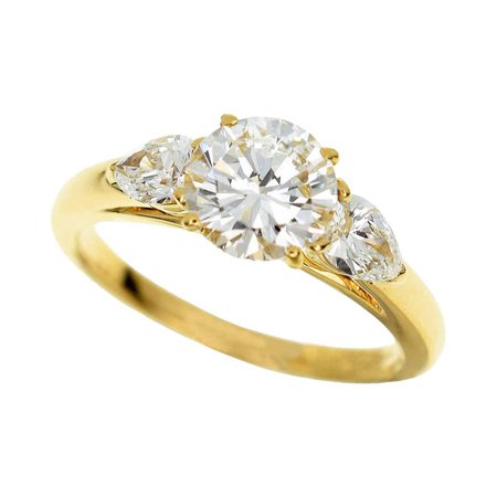 Cartier 1.01 Carat Diamond 18 Karat Yellow Gold Ring For Sale at 1stDibs