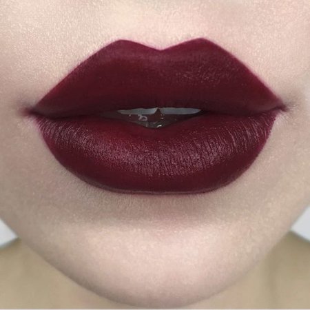 Studded Kiss Crème Lipstick PRAYER