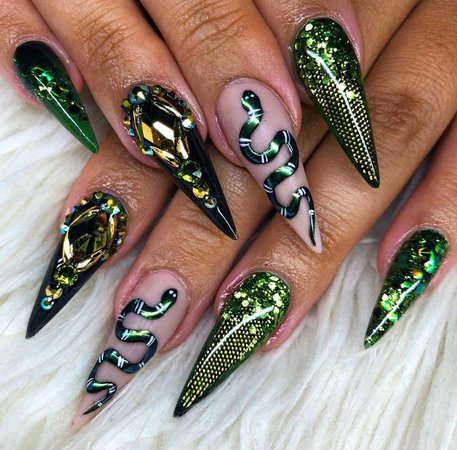 green snake nails