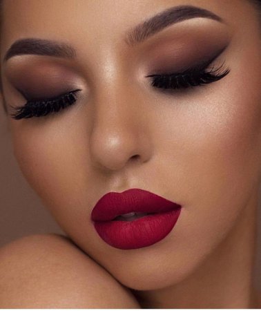 How To Do Smokey Eyes With Red Lips - Makeup Artist Pro