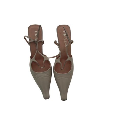 Vintage white Prada heels Size: 7.5 (I’m an 8 and... - Depop