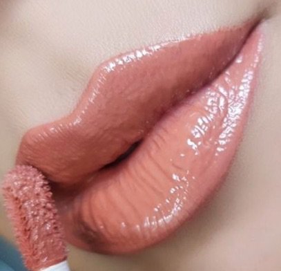 Peach Glossy Lip