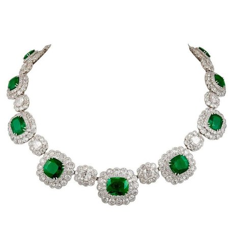 Platinum Diamond and Emerald Necklace For Sale at 1stdibs