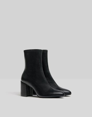 Fitted high-heel ankle boots - Shoes - Woman | Bershka