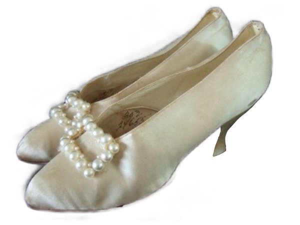 antique pearl embroidered shoes