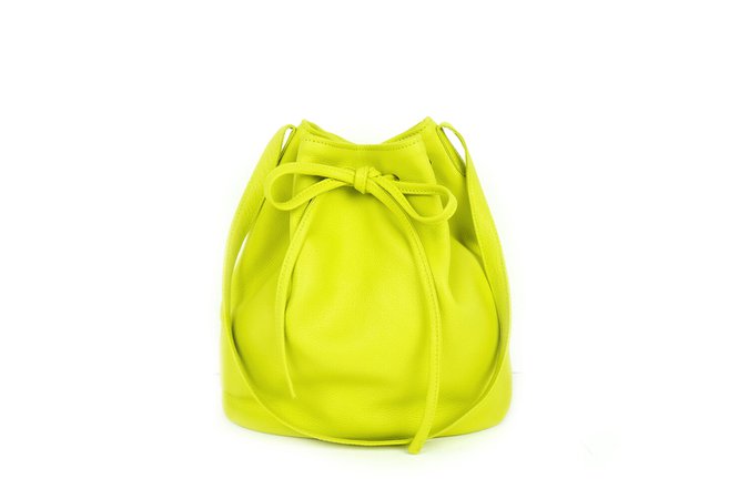 bucket-bag-chartreuse-leather-4.jpg (1500×1000)