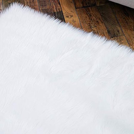 Amazon.com: Carvapet Luxury Soft Faux Sheepskin Fur Area Rugs for Bedside Floor Mat Plush Sofa Cover Seat Pad for Bedroom, 2.3ft x 5ft,White: Gateway