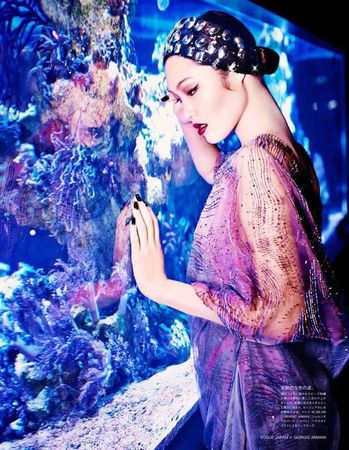 Edgy Aquarium Editorials | Vogue japan, Ellen von unwerth, Fashion photography editorial