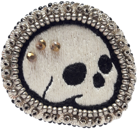 @lefabularium hand embroidery skull brooch