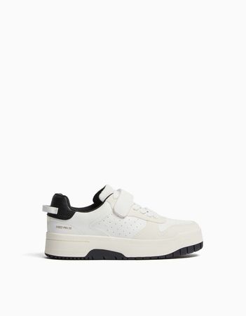 Brogue sneakers with strap detail - Shoes - Woman | Bershka