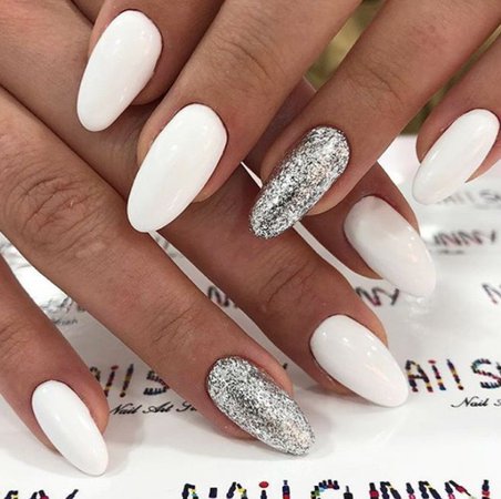 white&silver glitter nails