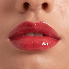 Red Lip-Gloss.
