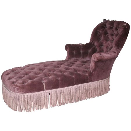 Tufted 19th Century Chaise in Purple Velvet For Sale at 1stDibs