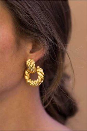 Gold earings