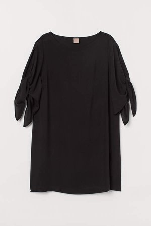 H&M+ Tie-detail Dress - Black